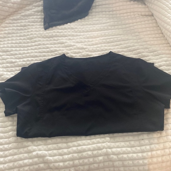 Black Med Couture size Large V- neck scrub top - Picture 2 of 4